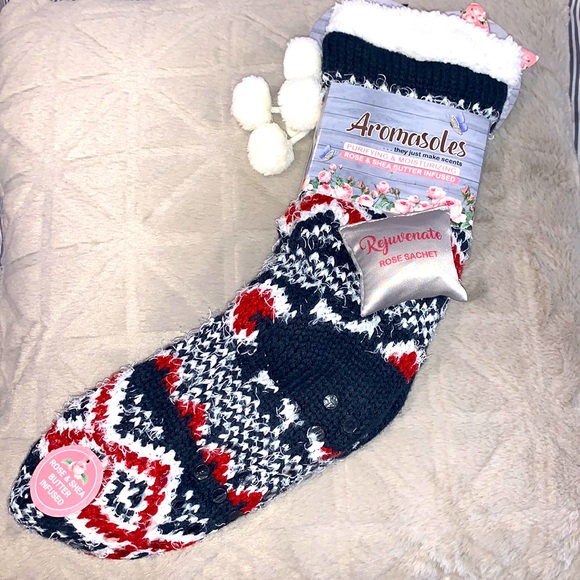 💎 NWT Aromasoles Purifying and Moisturizing Socks - Picture 1 of 6